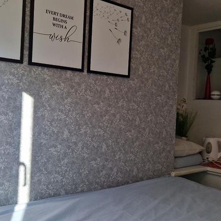 Freedom65 Hostel And Caravan Tallinn Luaran gambar