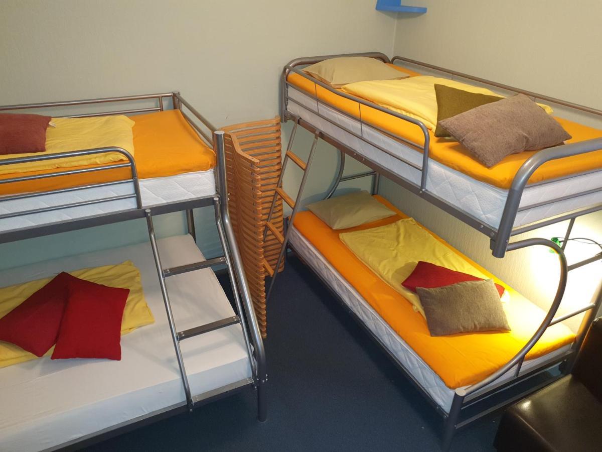 Freedom65 Hostel And Caravan Tallinn Luaran gambar