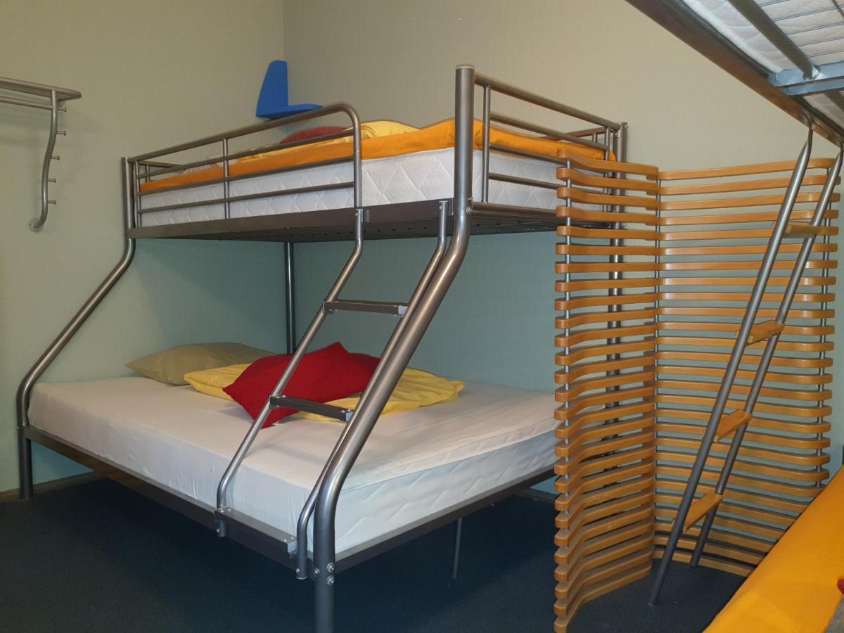 Freedom65 Hostel And Caravan Tallinn Luaran gambar